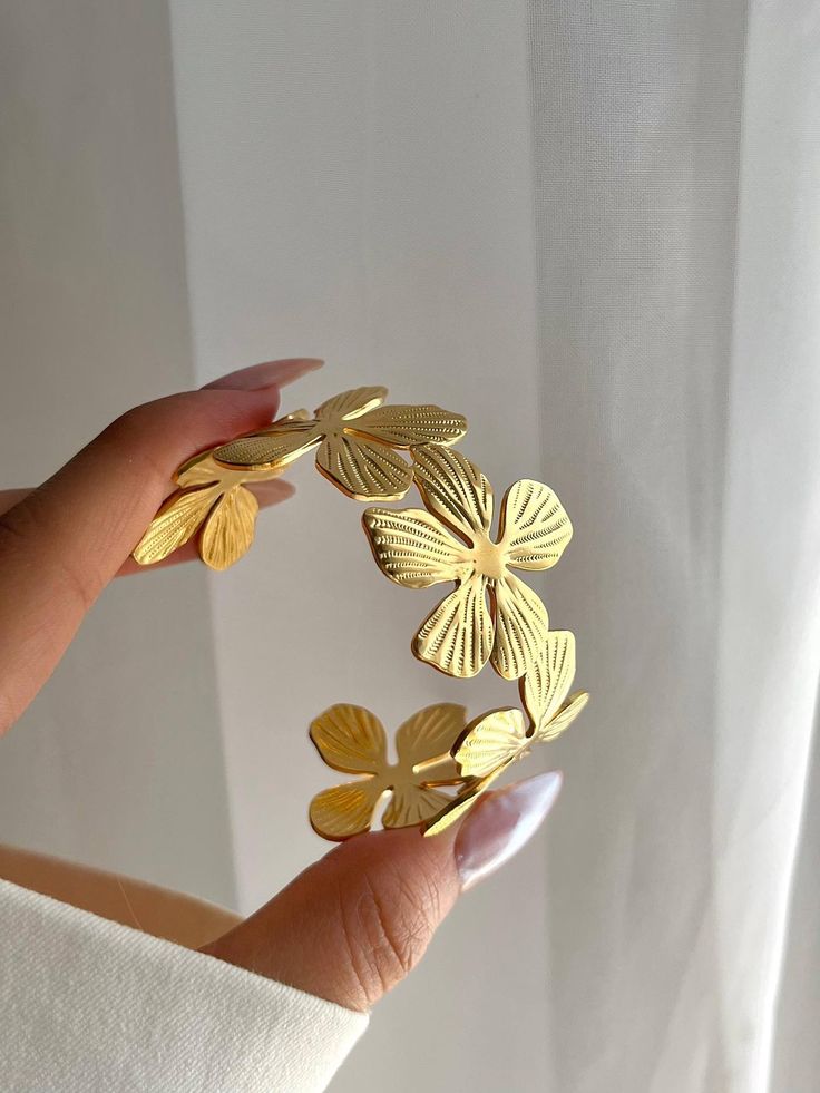 Elegant Fashion Bracelet